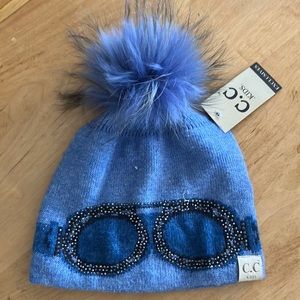 NWT kids winter hat.